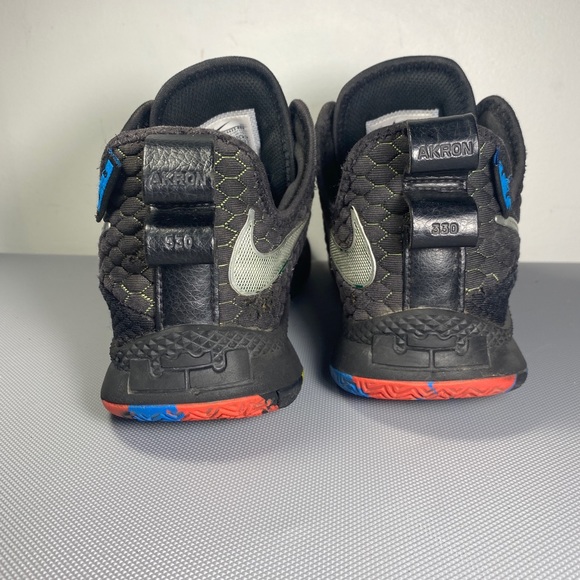 NIKE AIR LEBRON JAMES WITNESS III SHOES SIZE 7 MENS BLACK SILVER A04433-009, A37 - Picture 4 of 7